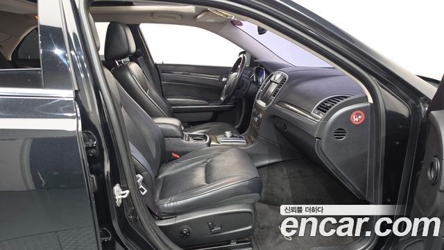 Chrysler 300C 2015 — photo 11