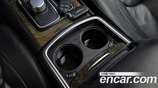 Chrysler 300C 2015 — photo 17