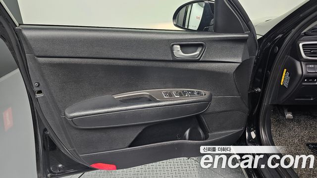 Kia K5 2019 — photo 14