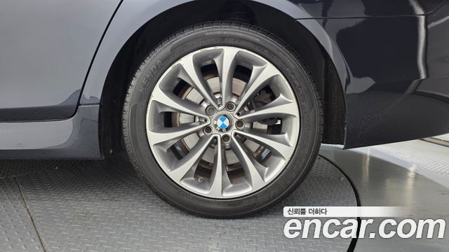BMW 5-Series 2016 — photo 5
