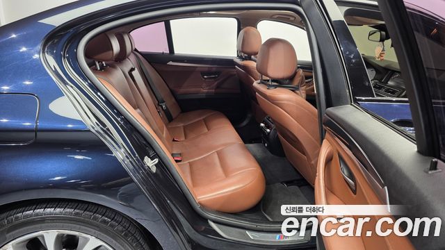 BMW 5-Series 2016 — photo 12