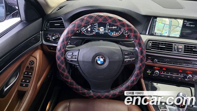 BMW 5-Series 2016 — photo 13