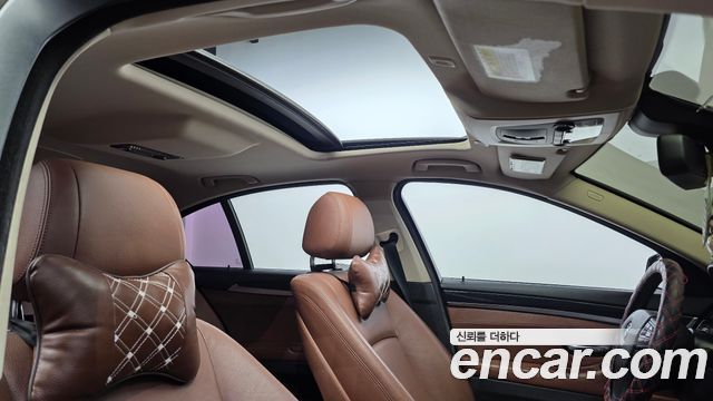 BMW 5-Series 2016 — photo 20