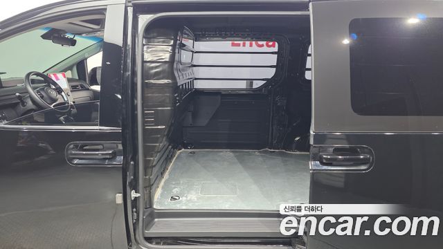 Hyundai Staria 2023 — photo 11
