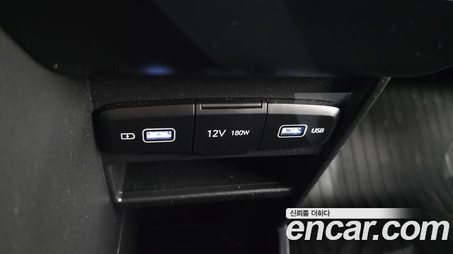 Hyundai Staria 2023 — photo 18
