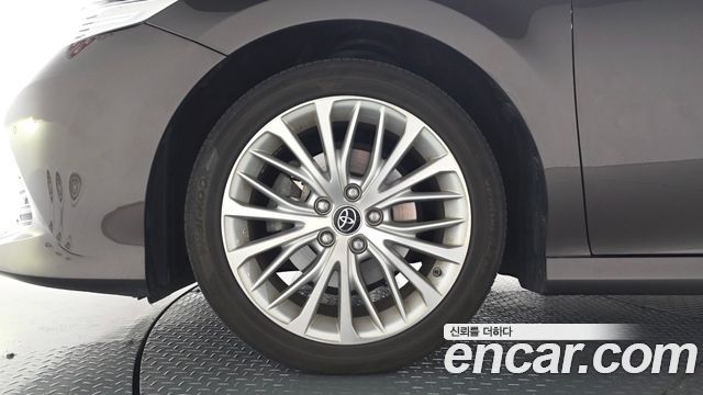 Toyota Camry 2018 — photo 5