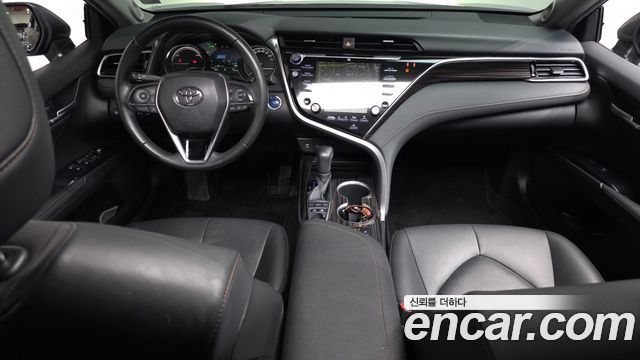 Toyota Camry 2018 — photo 10