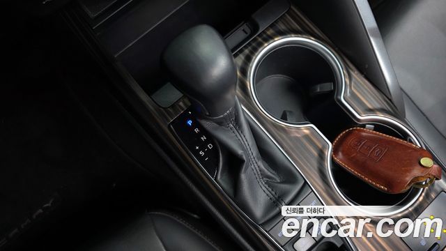 Toyota Camry 2018 — photo 12