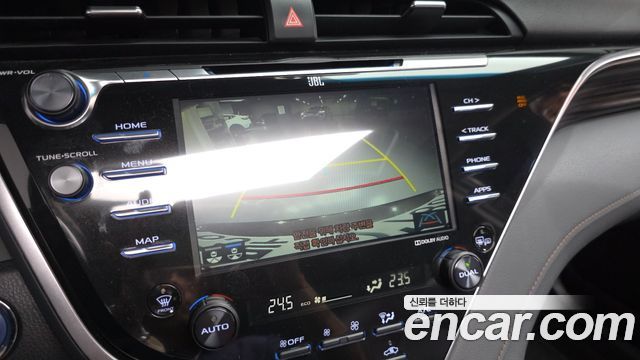 Toyota Camry 2018 — photo 21