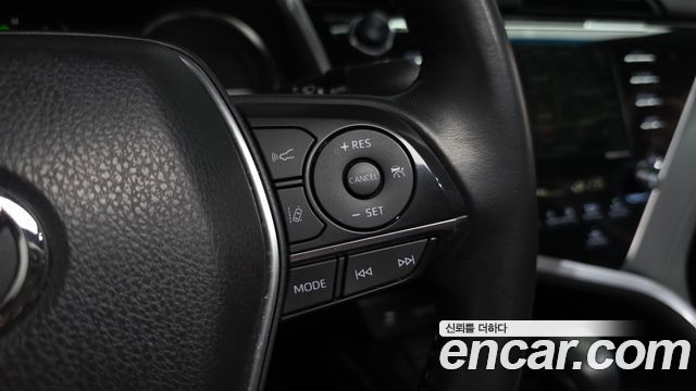 Toyota Camry 2018 — photo 25