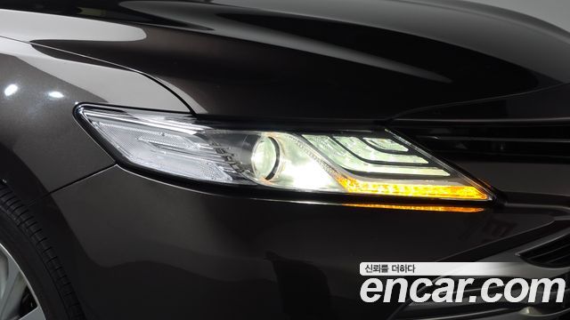 Toyota Camry 2018 — photo 8