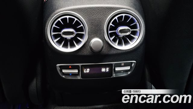 Mercedes-Benz GLC-Class 2022 — photo 28