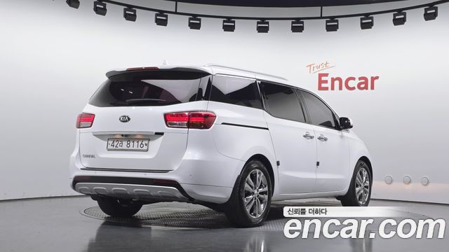 Kia Canival 2018 — photo 2
