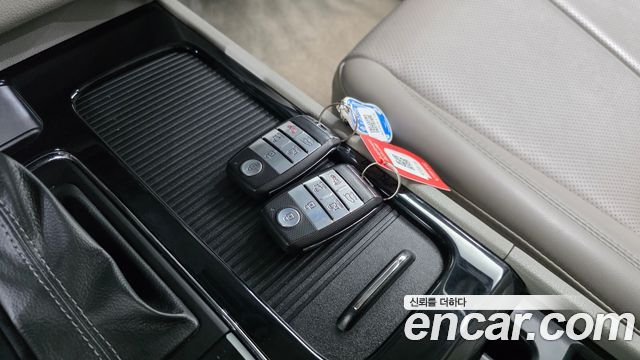 Kia Canival 2018 — photo 21