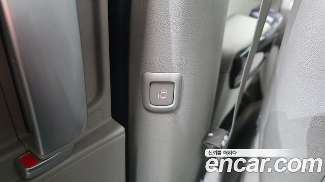 Kia Canival 2018 — photo 23