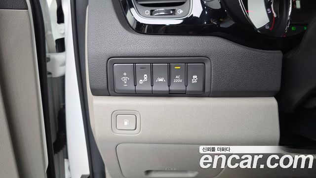 Kia Canival 2018 — photo 26