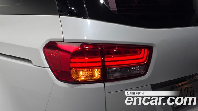 Kia Canival 2018 — photo 9