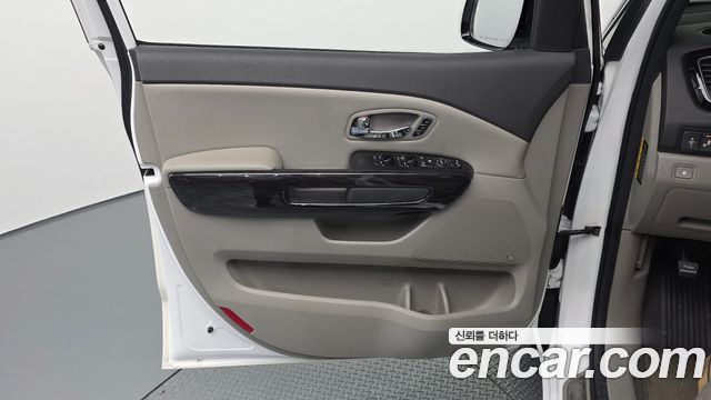 Kia Canival 2018 — photo 14