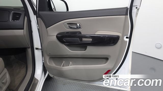Kia Canival 2018 — photo 15