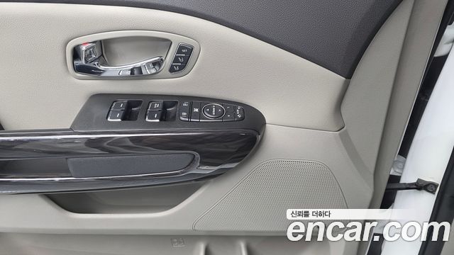 Kia Canival 2018 — photo 29
