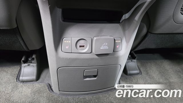 Kia Canival 2018 — photo 31