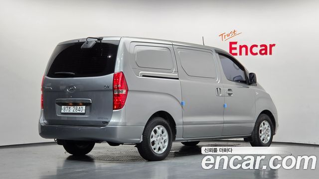 Hyundai Starex 2012 — photo 2