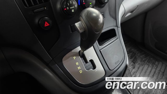 Hyundai Starex 2012 — photo 9