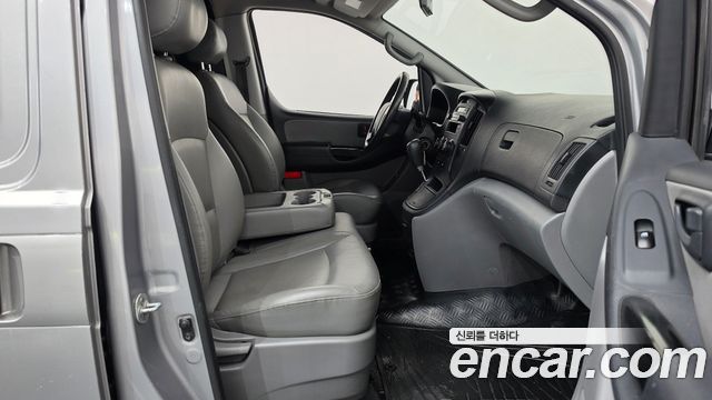 Hyundai Starex 2012 — photo 11