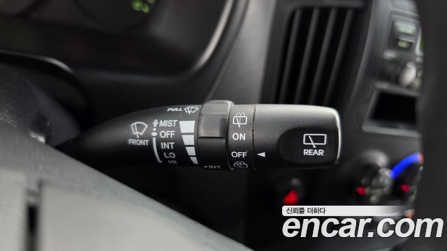 Hyundai Starex 2012 — photo 17