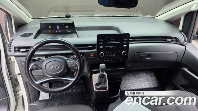 Hyundai Staria 2022 — photo 10