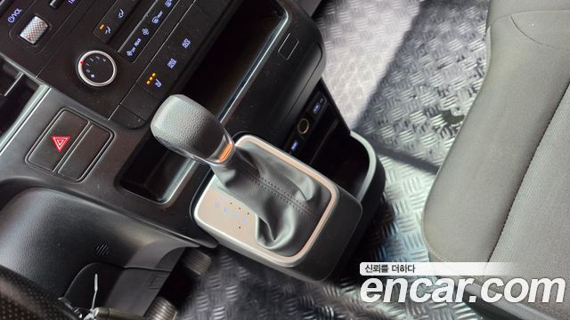 Hyundai Staria 2022 — photo 12
