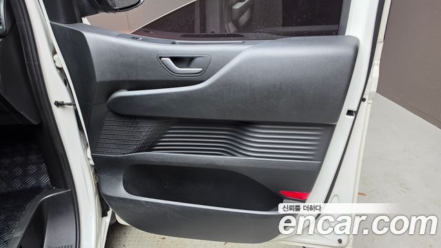 Hyundai Staria 2022 — photo 14