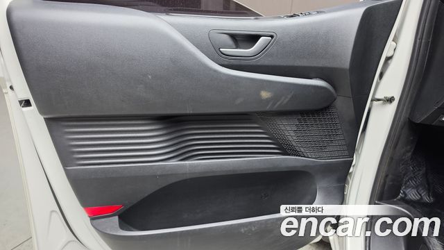 Hyundai Staria 2022 — photo 15