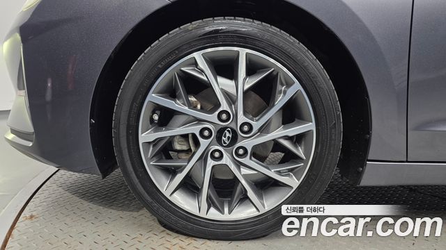 Hyundai AVANTE 2019 — photo 5