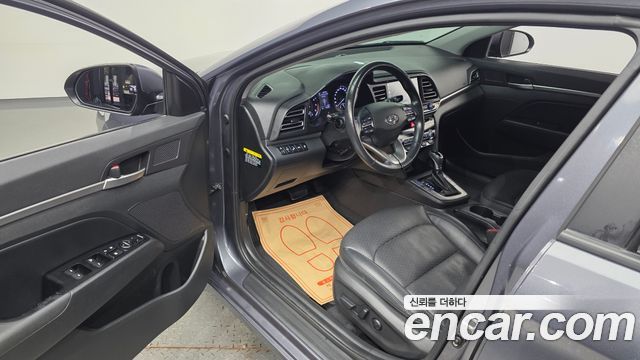 Hyundai AVANTE 2019 — photo 13