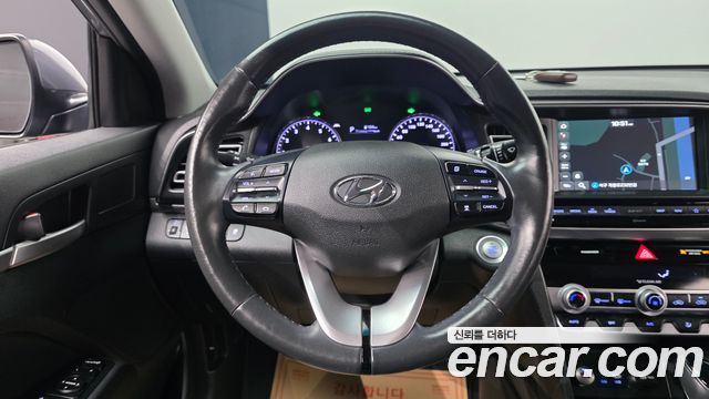 Hyundai AVANTE 2019 — photo 19
