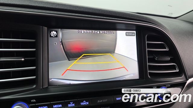 Hyundai AVANTE 2019 — photo 20