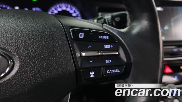 Hyundai AVANTE 2019 — photo 21