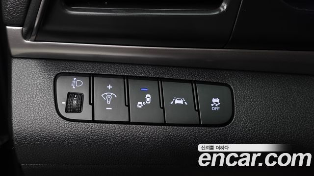 Hyundai AVANTE 2019 — photo 25