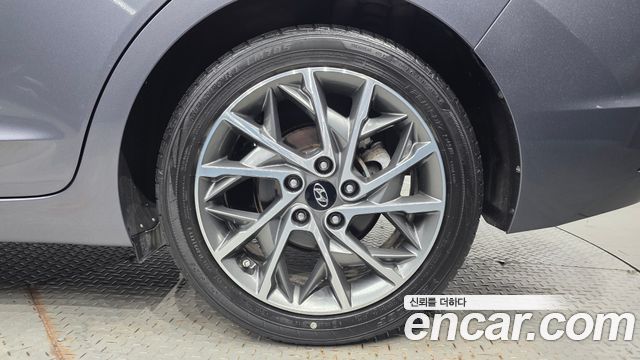 Hyundai AVANTE 2019 — photo 7