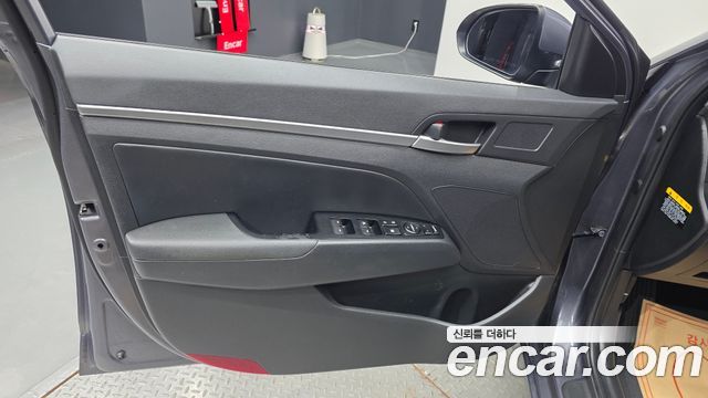 Hyundai AVANTE 2019 — photo 14