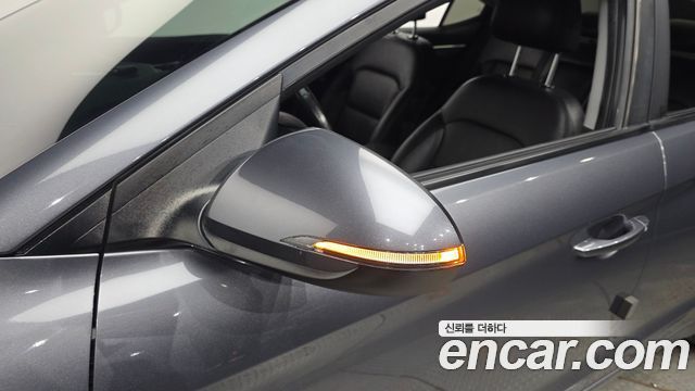 Hyundai AVANTE 2019 — photo 30