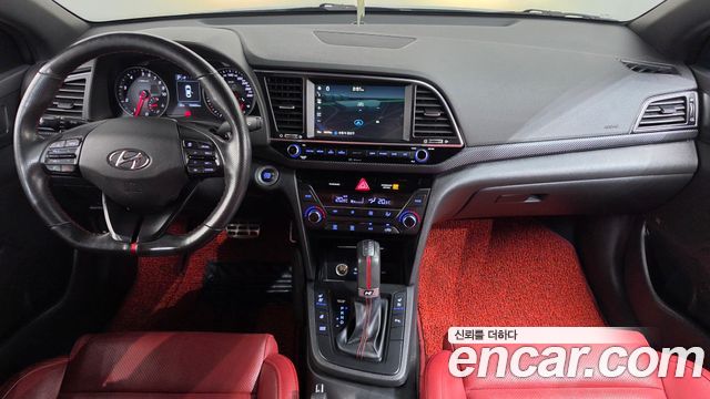 Hyundai AVANTE 2017 — photo 10