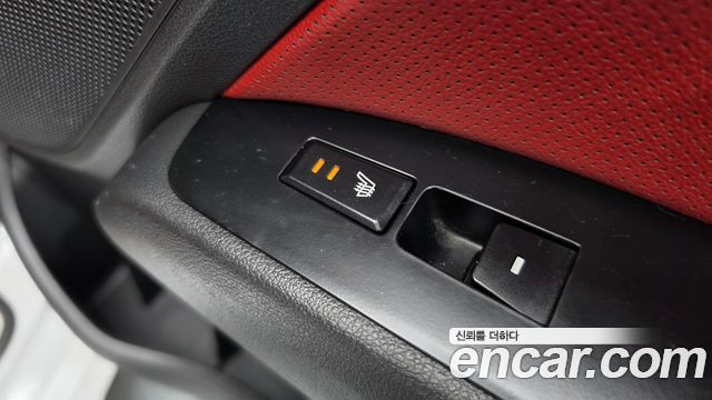 Hyundai AVANTE 2017 — photo 25
