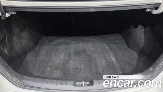 Hyundai AVANTE 2017 — photo 26