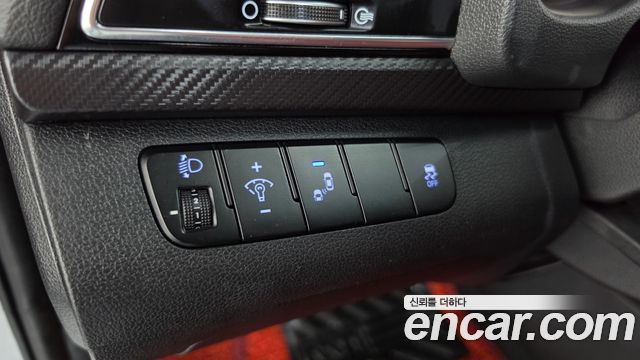 Hyundai AVANTE 2017 — photo 29