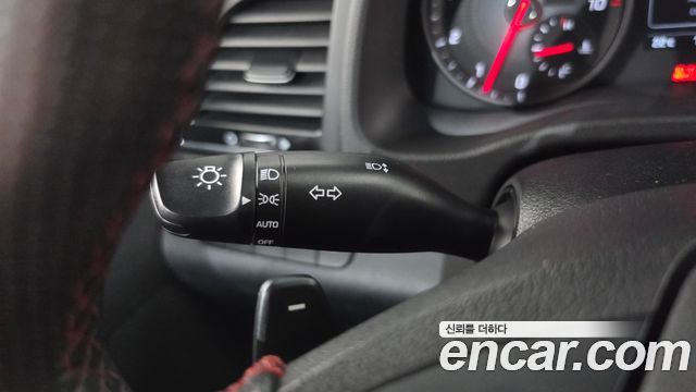 Hyundai AVANTE 2017 — photo 30