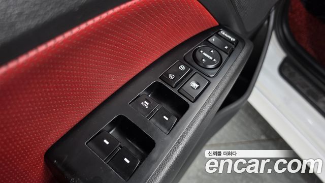 Hyundai AVANTE 2017 — photo 33