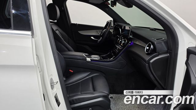 Mercedes-Benz GLC-Class 2021 — photo 16