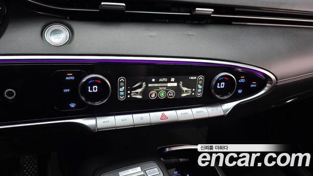 Genesis GV70 2021 — photo 23